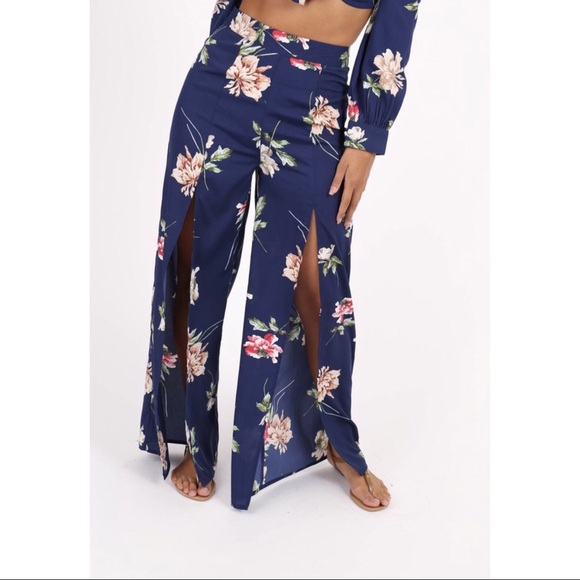 Navy Floral Cold Shoulder Set - Picture 4 of 5